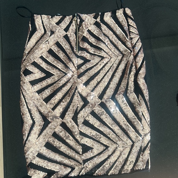 A'gaci Black and Gold Sequin Pencil Skirt - Picture 4 of 5